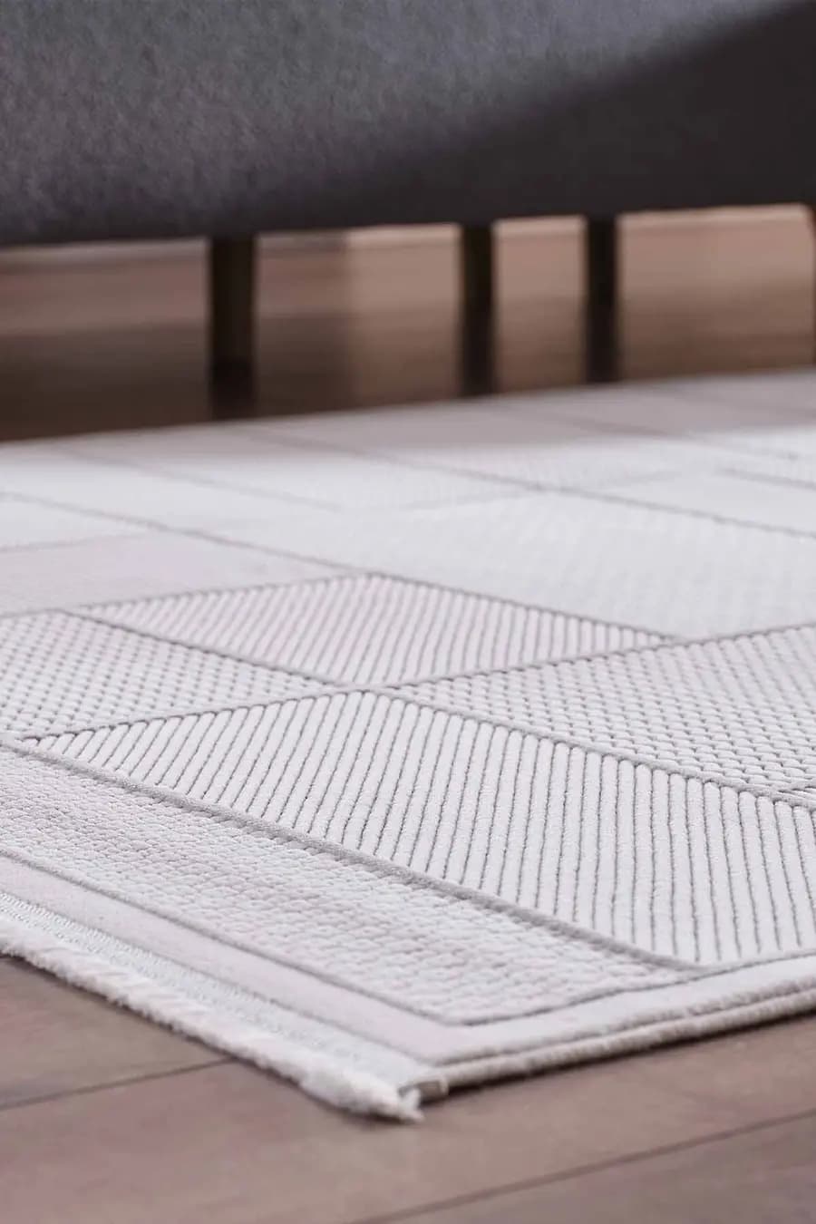 Deco Avior 17612 Dikdörtgen Geometrik Desenli Halı 80x000 - Krem